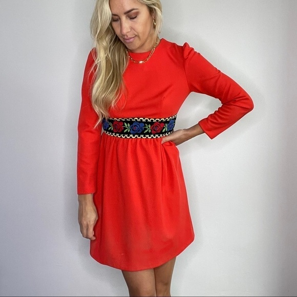 Vintage Red Embroidered Waist Long Sleeve Dress - Picture 3 of 14